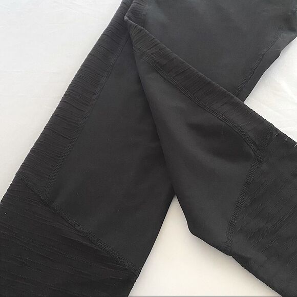 Moret Ultra Black Mesh Panel Leggings EUC L - Picture 5 of 8